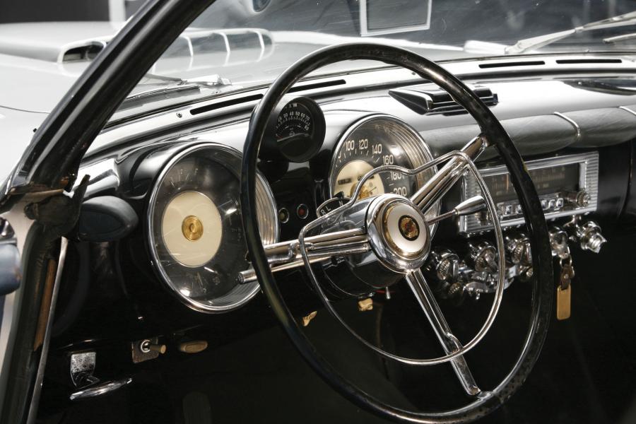 Панель приборов Chrysler Special 1953 года  (фото 16 из 66)